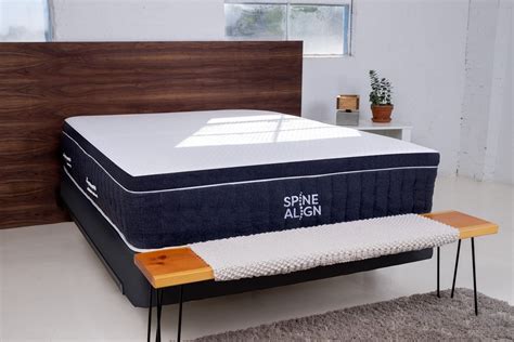 Best Mattress for Hip Pain (2020) - Reviews and Information