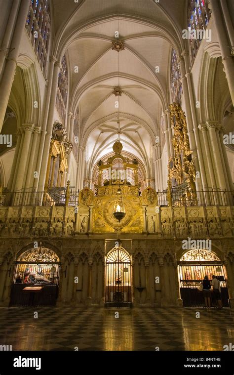 Toledo cathedral interior hi-res stock photography and images - Alamy