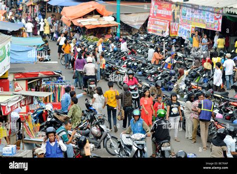 street market jambi sumatra indonesia Stock Photo - Alamy