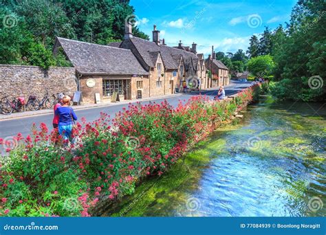 Traditional Cotswold Stone Cottages Built Of Distinctive Yellow ...