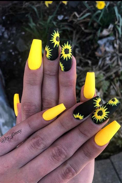 43 Chic Ways to Wear Yellow Acrylic Nails – StayGlam