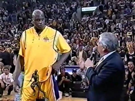 Shaquille O'Neal Receives 1999-2000 NBA MVP Award - YouTube