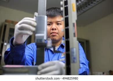 Engineer Calibration Vernier Height Gauge Caliper Stock Photo 494825980 | Shutterstock