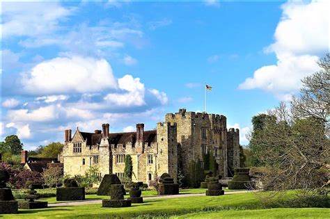 The Magnificent Hever Castle | Anne Boleyn's Childhood Home