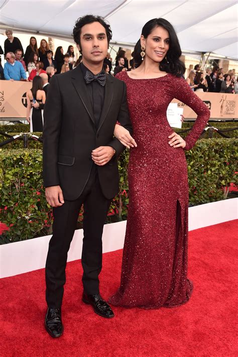 Kunal Nayyar y Neha Kapur en la alfombra roja de los SAG Awards 2016 - Galería de Fotos en ...