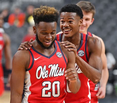 'Great Story' D.C. Davis Now a Factor for Ole Miss Basketball