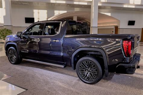 2022 GMC Sierra 1500 Updated With Even More Luxurious Trims | Cars.com