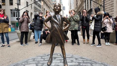 Calls for 'Fearless Girl' statue to be permanent on Wall Street in Manhattan - ABC7 New York