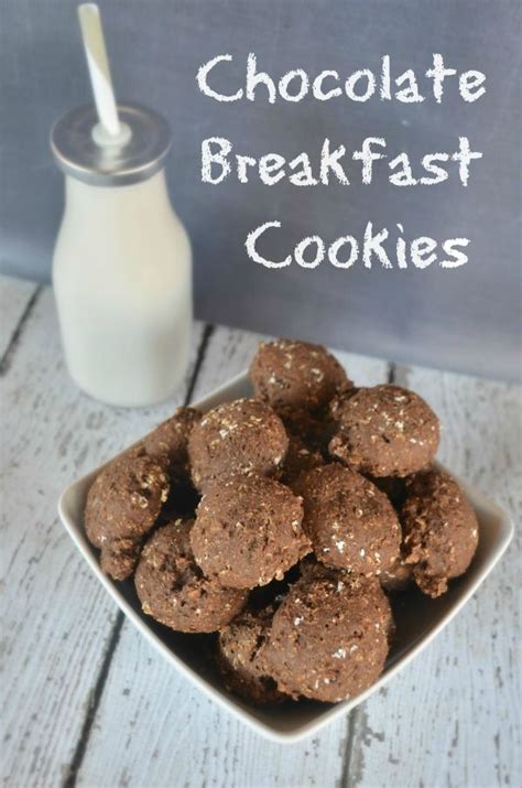 Chocolate Breakfast Cookies #recipe with @BobsRedMill Oats. Sweetened with bananas and appl ...