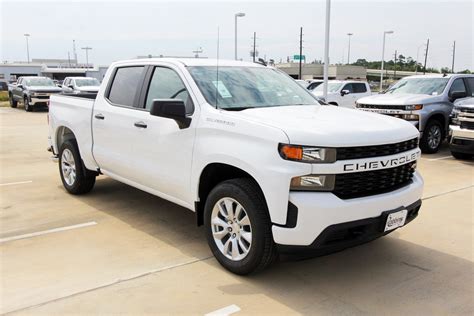 New 2019 Chevrolet Silverado 1500 Custom Crew Cab Pickup in Humble #01951110 | Robbins Chevrolet