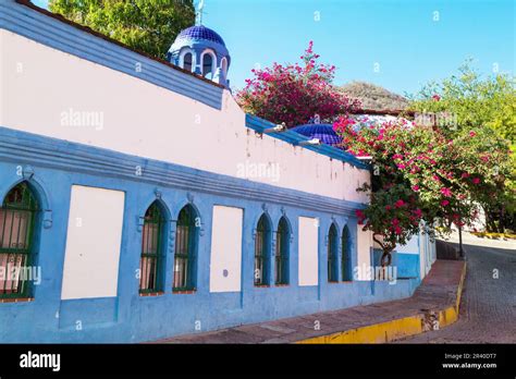 Colonial architecture in Mexico Stock Photo - Alamy