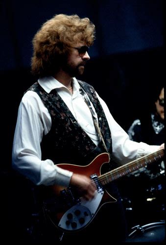 Jeff Lynne biography, birth date, birth place and pictures