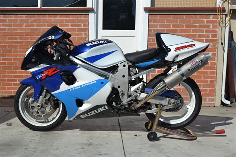 1998 Suzuki TL 1000 R - Moto.ZombDrive.COM