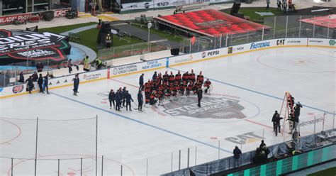 Islanders Stadium Series Practice - The Hockey News New York Islanders ...