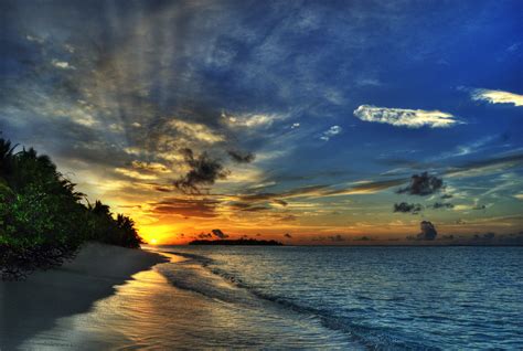 HDR sunset in the Maldives | Oliiiiiii | Flickr