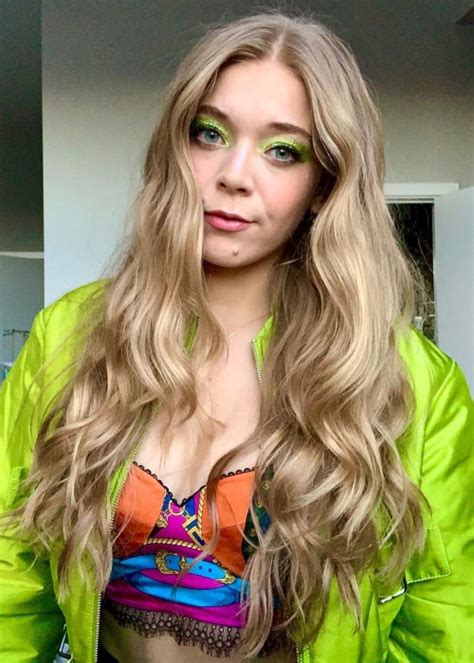 Becky Hill Bio & Wiki: Net Worth, Age, Height & Weight - Celebnetworth.net