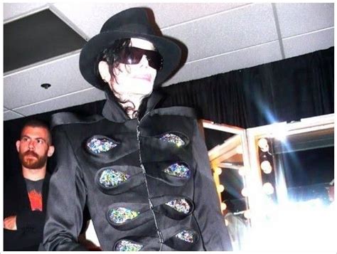 Michael Jackson Photo: This Is It Costume Fitting | Michael jackson ...