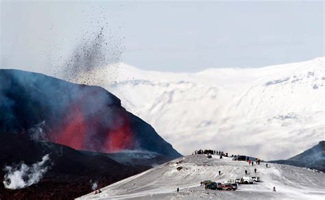 essays & effluvia: Iceland's Volcano
