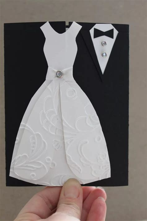 17 Beautiful DIY Wedding Cards