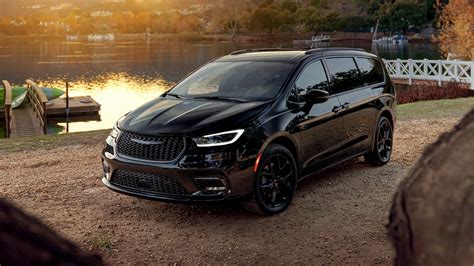 Chrysler Pacifica 2024 receives new colors, trims, and prices starting ...