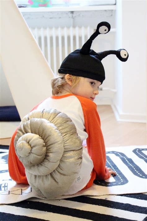 Ikea Hack: DIY Snail Costume – The Bear & The Fox