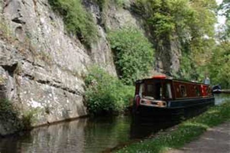 Llangollen Canal Boat Hire | Canal Holidays