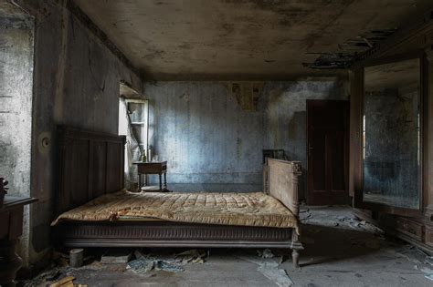 Empty Damaged Room With Mattress · Free Stock Photo