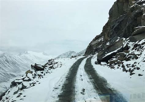 Snowfall In Ladakh - This Season's First Spell of Snow - Vargis Khan