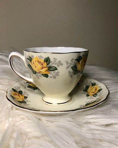 VTG Colclough Bone China Tea Cup & Saucer, Yellow Roses, Gold Edge ...