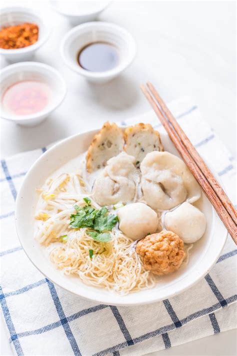 Noodles With Fish Ball In Soup Stock Image - Image of meal, white: 125498575