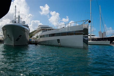 Steve Jobs' yacht. | Steve Jobs had the yacht (on the right)… | Flickr