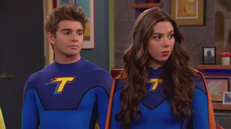 La bande-annonce de "The Thundermans Return" montre la famille des ...