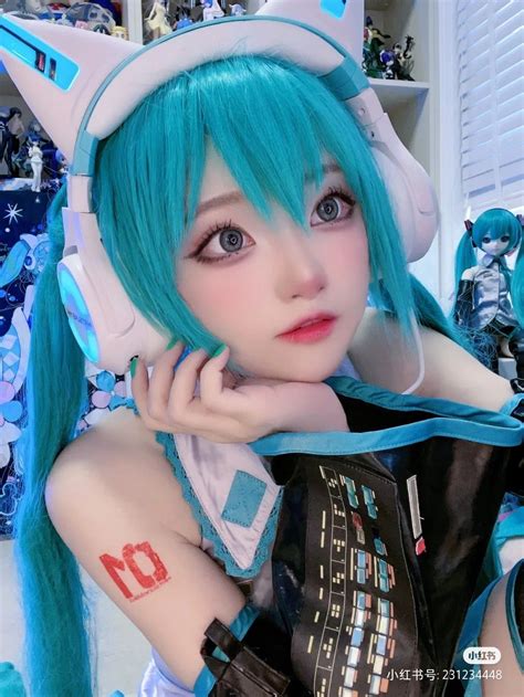 Pin by mimi xiong on Hatsune miku | Miku cosplay, Hatsune miku outfits ...