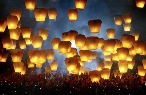 Pingxi Sky Lantern Festival : r/TaiwanPics