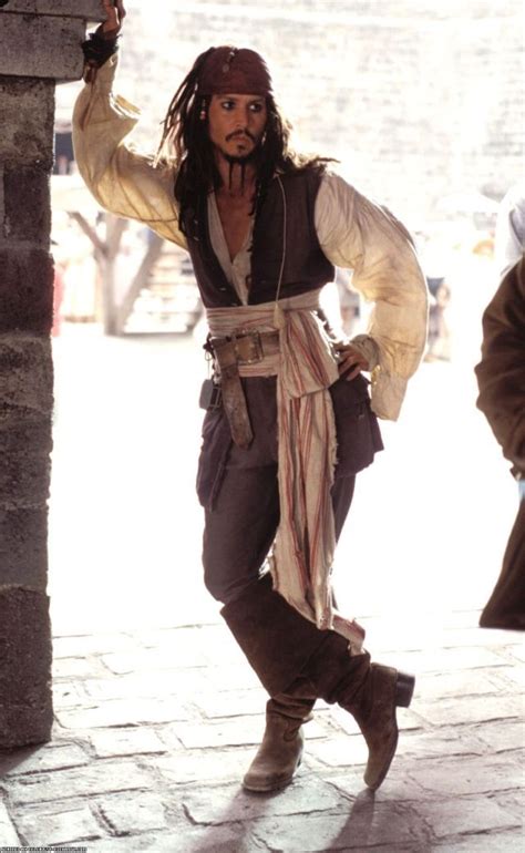 Johnny Depp as Captain Jack Sparrow - Pirates of the Caribbean: The Curse of the Black Pearl ...