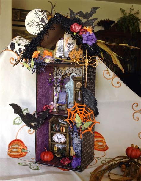 Ginas Designs: 3-D Haunted House by Donna