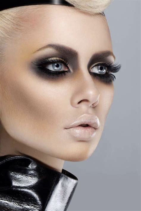 Stunning makeup application. Heavy Smokey eye. Make Up Looks, Beauty ...