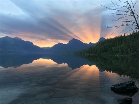 Sunrise over Lake McDonald, Glacier National Park [OC] [4032 X 3024] : r/EarthPorn