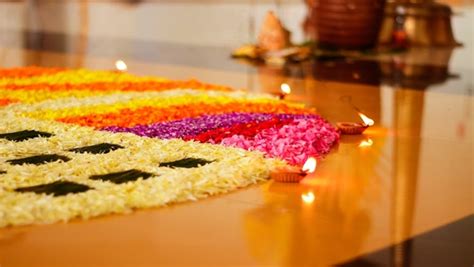 Onam (ഓണം) 2023:Onakalikal, Onapookkalam, Sadhya- Know the Customs Associated With Onam In ...