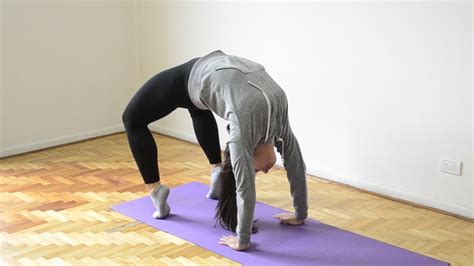 How to Do a Backbend (with Pictures) - wikiHow