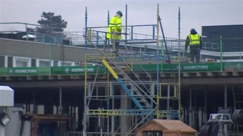 Lister Hospital in Stevenage set to expand - BBC News