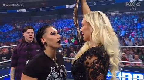 Charlotte Flair And Rhea Ripley Brawl On SmackDown - Wrestling Attitude