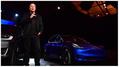 Elon Musk praises new Tesla factory for hitting a milestone week