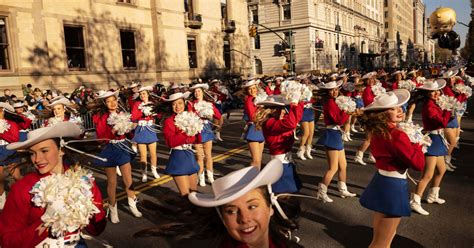 Thanksgiving Parade 2024 Chicago 2024 - Dyann Grissel