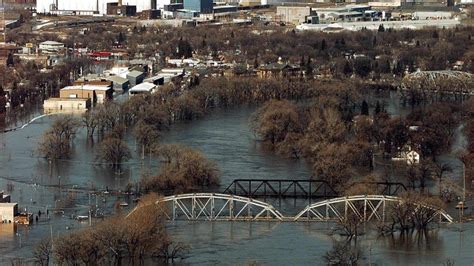 20 years after epic flood, Red River towns no longer dread the spring | MPR News