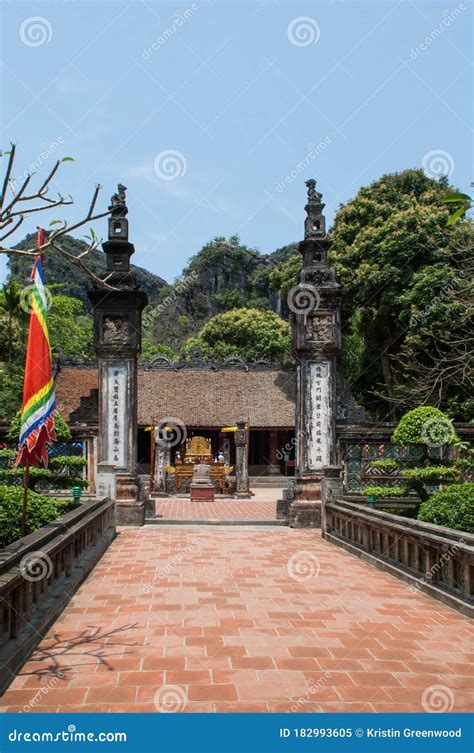 Temple of Dinh Tien Hoang at Hoa Lu in Ninh Binh, Vietnam Stock Image - Image of travel, bing ...