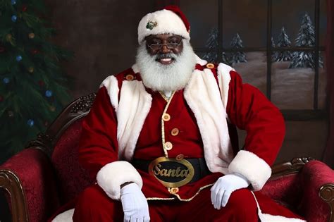 First Black Santa In Nation's Largest Mall Talks Diversity Behind The ...