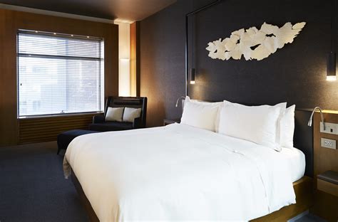 The Classic Queen | Le Germain Hotel Toronto Mercer