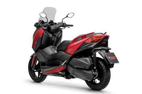 Scooter Yamaha X-Max 250 chega à linha 2022