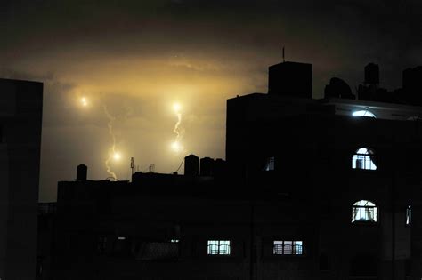 Gaza City Night Sky during Hostilities | Flares from Israeli… | Flickr